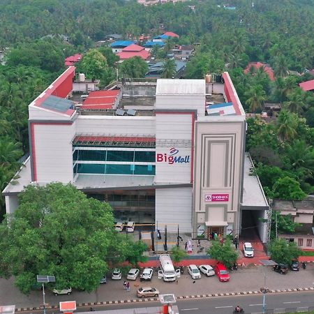 Bigmall Residency Hotel Kannangad Buitenkant foto
