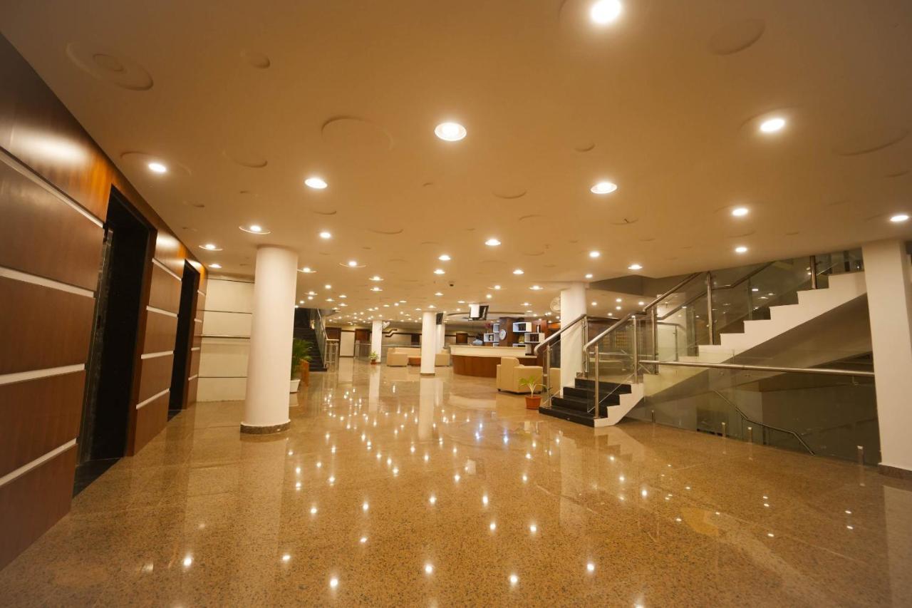 Bigmall Residency Hotel Kannangad Buitenkant foto