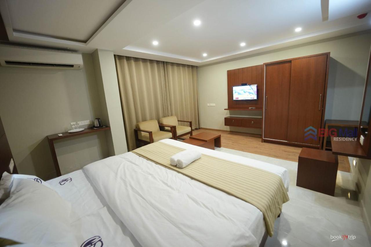 Bigmall Residency Hotel Kannangad Buitenkant foto
